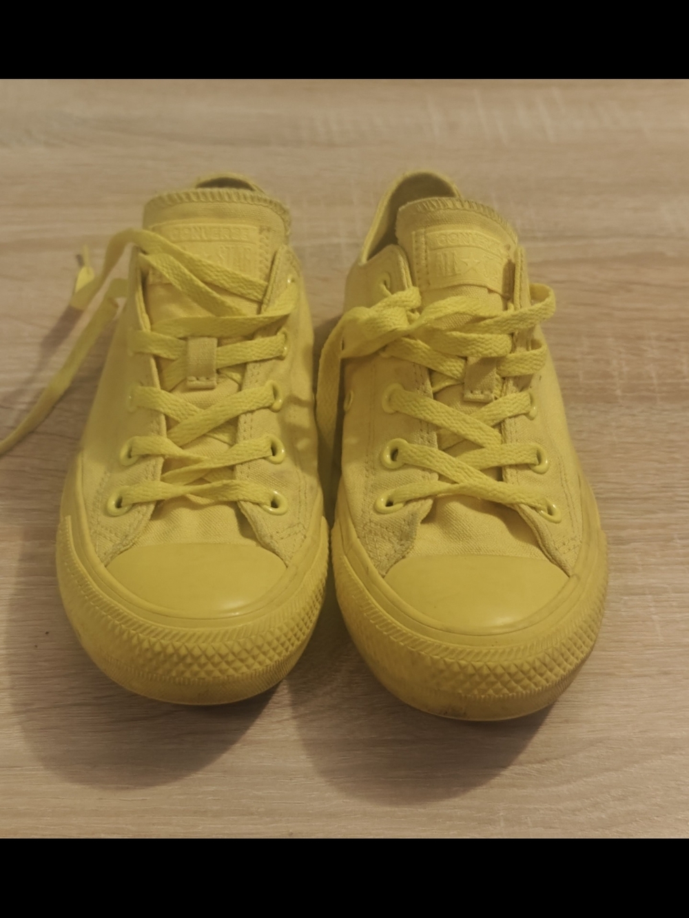 Converse Chuck Taylor All Star Yellow Men’s 4 Women’s 6 Sneakers